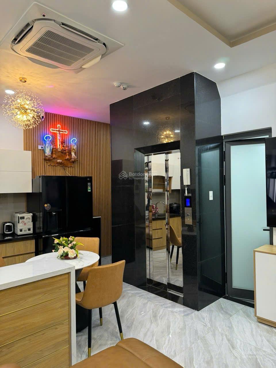 HẠ 700 TRIỆU BÁN NHANH TRƯỚC TẾT CĂN NHÀ 3 TẦNG CÓ THANG MÁY KĐT HUD PHƯỚC LONG CHỈ 5,8 TỶ