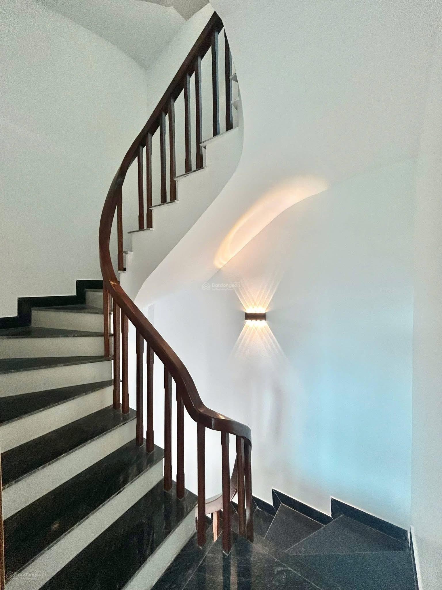 CHỈ 5,6 tỷ CÓ NGAY NHÀ MỚI KENG VỀ Ở NGAY - BẮC TỪ LIÊM - NGÕ RỘNG THOÁNG 30m2 - 5 tầng - MT4,5 m CHỈ 5,6 tỷ CÓ NGAY NHÀ MỚI KENG VỀ Ở NGAY - BẮC TỪ LIÊM - NGÕ RỘNG THOÁNG 30m2 - 5 tầng - MT4,5 m