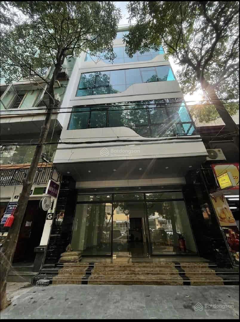 Cho thuê nhà mặt phố Khúc Thừa Dụ, mặt tiền rộng 8m lô góc, nhà đẹp sạch sẽ, xe cộ để thoải mái Cho thuê nhà mặt phố Khúc Thừa Dụ, mặt tiền rộng 8m lô góc, nhà đẹp sạch sẽ, xe cộ để thoải mái