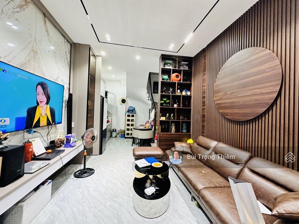 BÁN NHÀ 6 TẦNG DÂN XÂY PHỐ CHU HUY MÂN, LONG BIÊN NỘI THẤT ĐẸP 10M RA Ô TÔ TRÁNH GIÁ 8,x TỶ