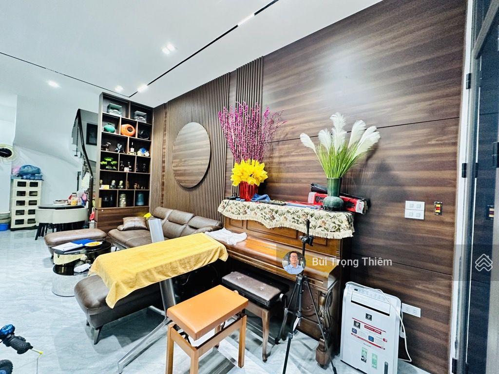 BÁN NHÀ 6 TẦNG DÂN XÂY PHỐ CHU HUY MÂN, LONG BIÊN NỘI THẤT ĐẸP 10M RA Ô TÔ TRÁNH GIÁ 8,x TỶ