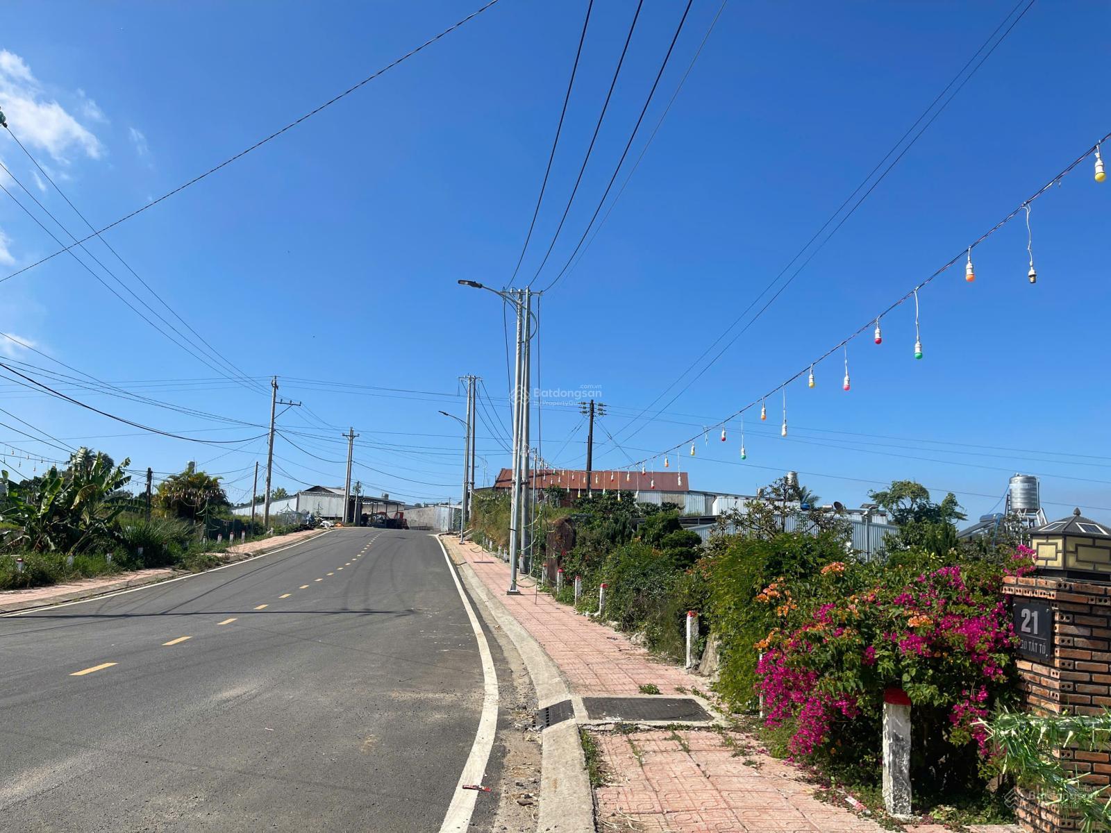 ĐẤT BẢO LỘC - NHÀ CẤP 4 MẶT TIỀN NGÔ TẤT TỐ - DT: 9M x 105m SẴN 200m2 THỔ CƯ ĐƯỜNG LỚN 2 OTO