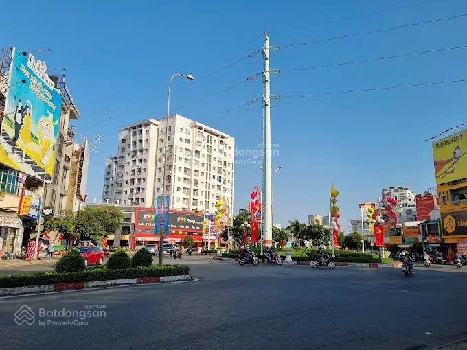 Góc Vòng Xoay Lê Đại Hành Âu Cơ Quận 11 ngang 16m 5 lầu 1000m2 Góc Vòng Xoay Lê Đại Hành Âu Cơ Quận 11 ngang 16m 5 lầu 1000m2