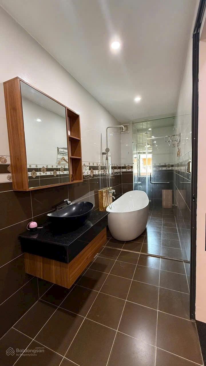 Bán nhà Mỹ Gia - Gói 8 cách công viên hoa giấy chỉ vài bước chân, gần khu hồ bơi- GIÁ TỐT 7.55tỉ