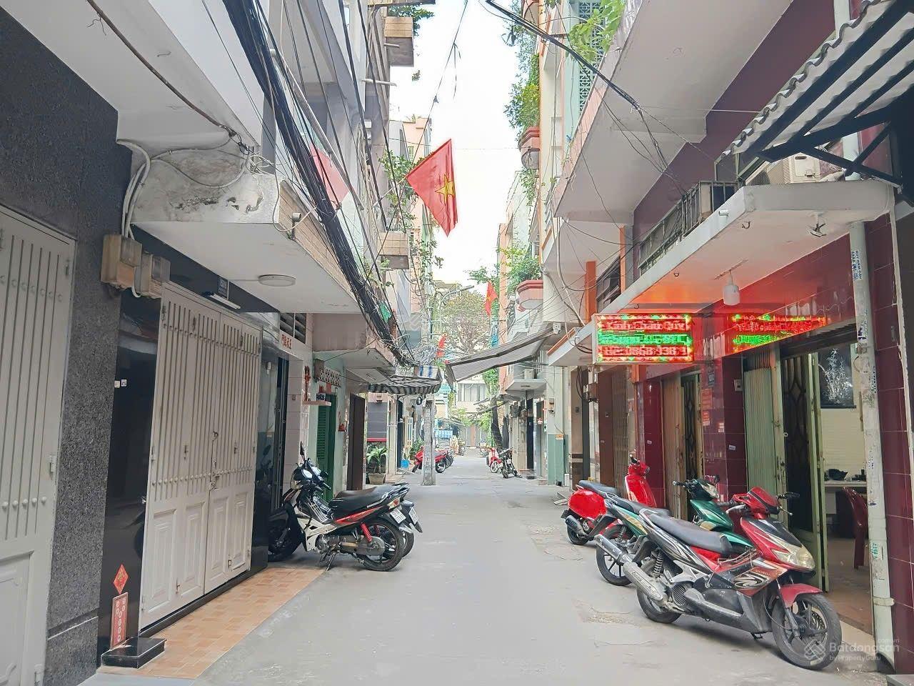 Bán nhà hẻm xe hơi vĩnh viễn quận 10 , 4 phòng ngủ , giá chỉ 7 tỷ 200 triệu