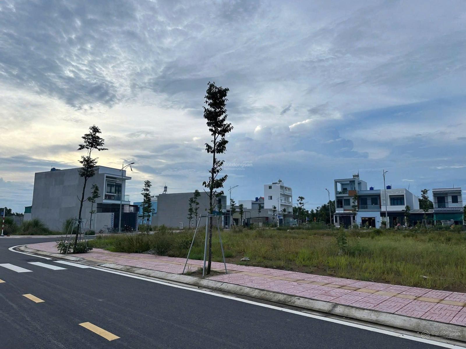 HÀNG NGỘP NGAY ĐƯỜNG NGUYỄN HỮU TRÍ, TÂN TÚC, BÌNH CHÁNH ,LÔ 80M2, GIÁ NGỘP CHỦ THU VỀ 2 TỶ 6, SHR