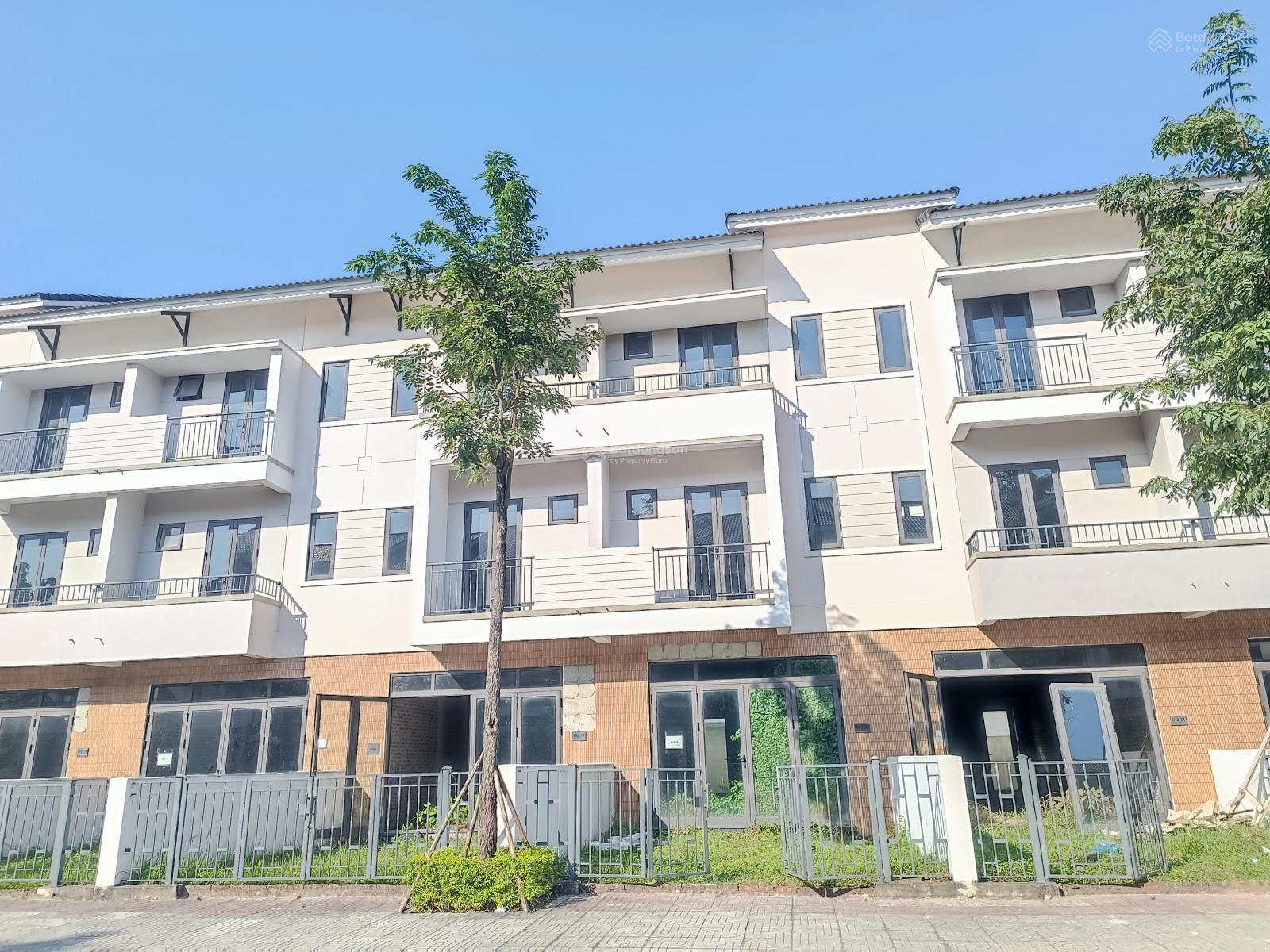 Nhà phố 3 tầng sổ đỏ lâu dài giá rẻ ngang căn chung cư chỉ 7.x tỷ cạnh Long Biên