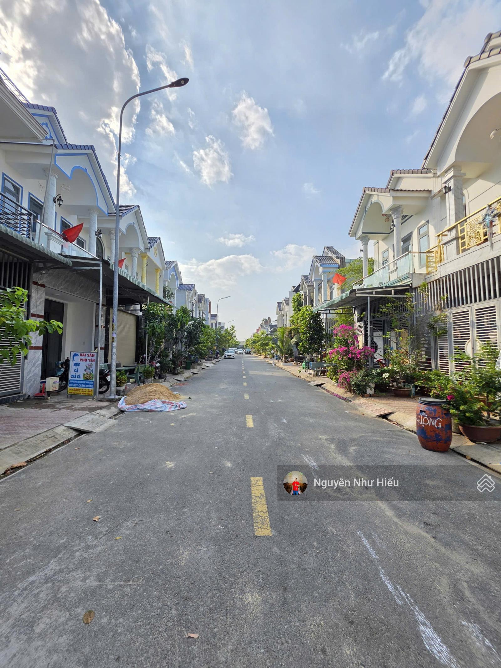 Giảm 100TR Bán nhà hoàn công, gần chợ Phú Phong 200m, p.Bình Chuẩn, Tp.Thuận An Giảm 100TR Bán nhà hoàn công, gần chợ Phú Phong 200m, p.Bình Chuẩn, Tp.Thuận An