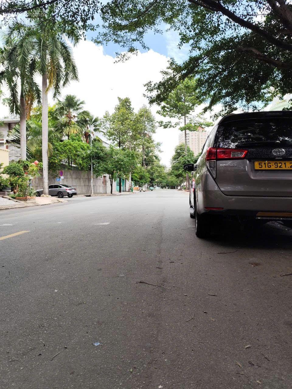 Bán Toà Nhà 8x20 Hầm 6 Tầng ngay Trương Văn Bang - Giá 50 tỷ