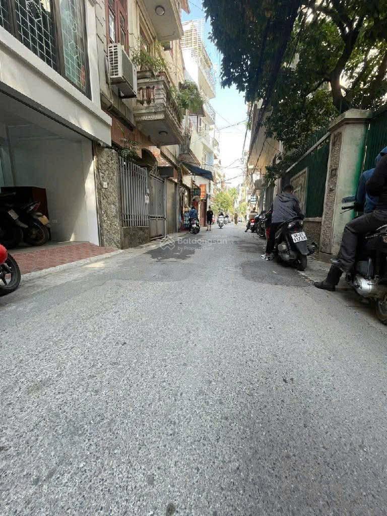 BÁN SIÊU PHẨM LẠC LONG QUÂN CẦU GIẤY 51m2 x Mt5,1 x5Tang (15,2ty) PHÂN LÔ -GARA Ô TÔ- TRƯỚC NHÀ Ô T