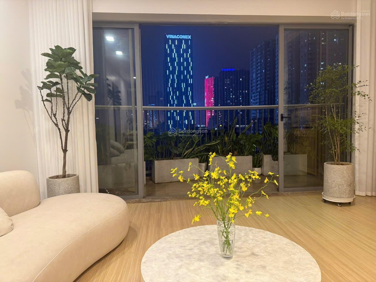 Chính chủ cần bán căn góc 4pn 162m ,Sổ lâu dài, Giá 22 tỷ.lh 0977 632 ***