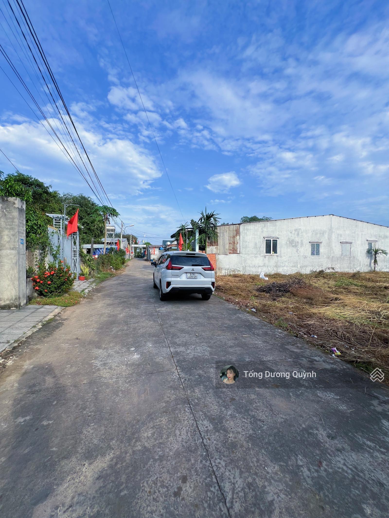 Chính chủ bán nhanh miếng đất nằm ngay trung tâm ngang 6m Sổ Hồng Riêng - Giá 650tr bao hết Chính chủ bán nhanh miếng đất nằm ngay trung tâm ngang 6m Sổ Hồng Riêng - Giá 650tr bao hết