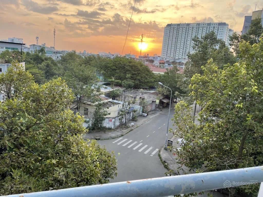 Bán căn hộ Him Lam Ba Tơ P7, Q8. Diện tích: 83m2, 3PN, 3WC, nhà rộng