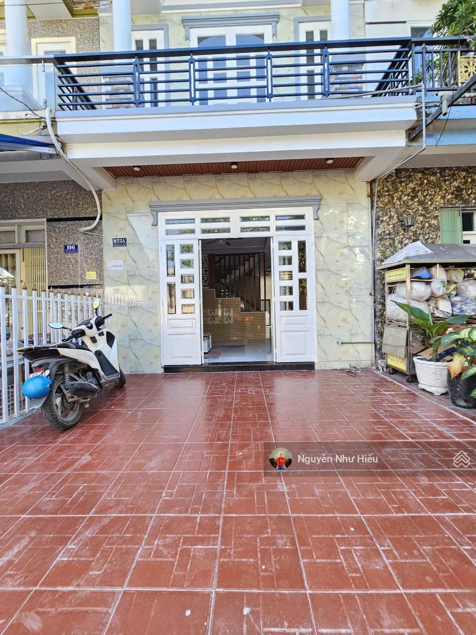 Bán nhà 1 trệt 1 lầu, Hoàn Công Cách Cầu Ông Bố 700m p.Bình Hòa Tp.Thuận An Bán nhà 1 trệt 1 lầu, Hoàn Công Cách Cầu Ông Bố 700m p.Bình Hòa Tp.Thuận An