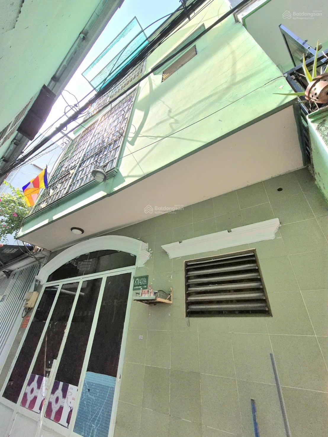 Bán nhà 20m2 1 trệ 2 lầu 2PN 3WC gần chợ Tân Bình