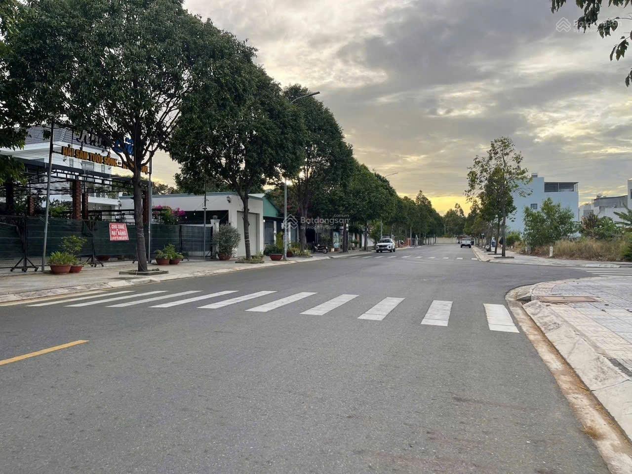 CHÍNH CHỦ GỬI BÁN LÔ BIỆT THỰ ĐƯỜNG LÝ THÁI TỔ KHU 30/4 GIÁ RẺ! 0373 105 *** CHÍNH CHỦ GỬI BÁN LÔ BIỆT THỰ ĐƯỜNG LÝ THÁI TỔ KHU 30/4 GIÁ RẺ! 0373 105 ***