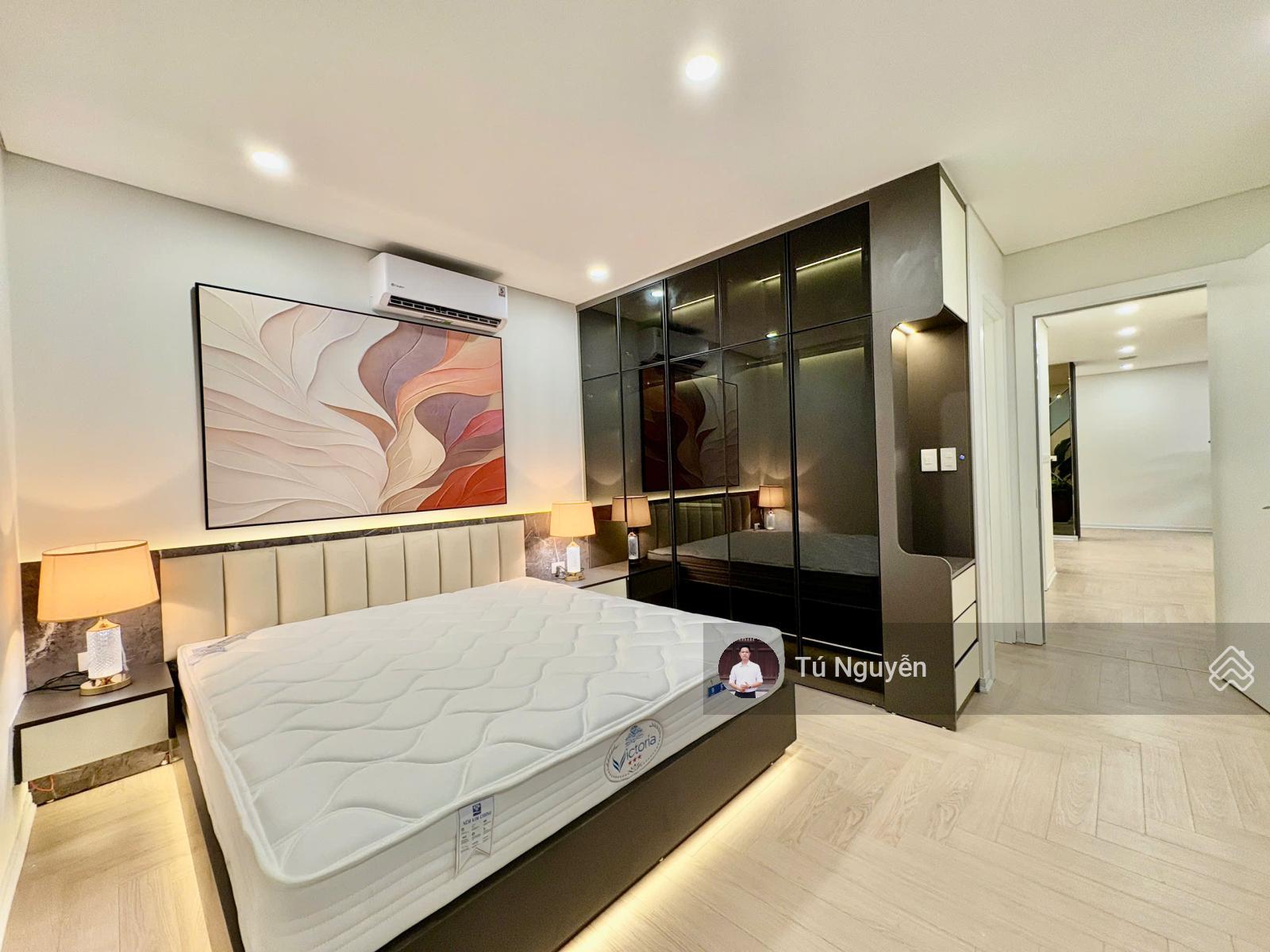 Chính chủ bán căn 2 phòng ngủ 82m2 Golden Palm Lê Văn Lương. Giá 9 tỷ