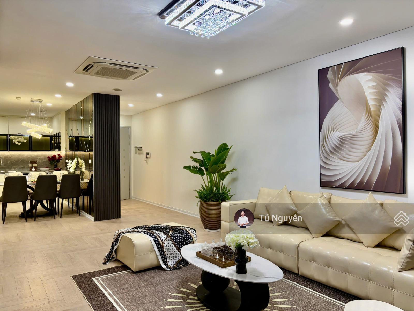 Chính chủ bán căn 2 phòng ngủ 82m2 Golden Palm Lê Văn Lương. Giá 9 tỷ