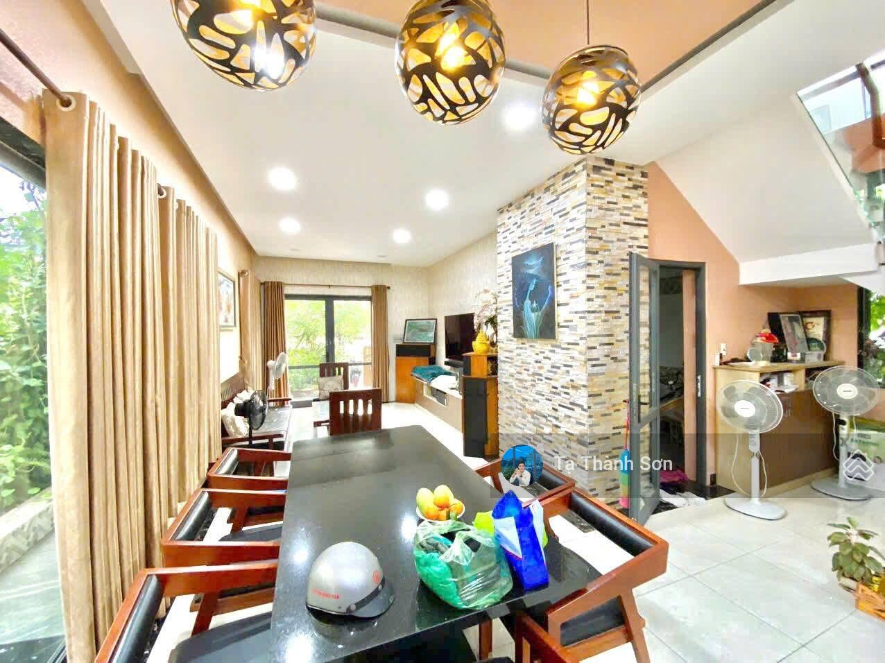 Biệt thự 270m2 ngay Tô Ngọc Vân, TĐ 3 tầng sân vườn hiếm trong khu vực an ninh 24/7 chỉ 21TỶ