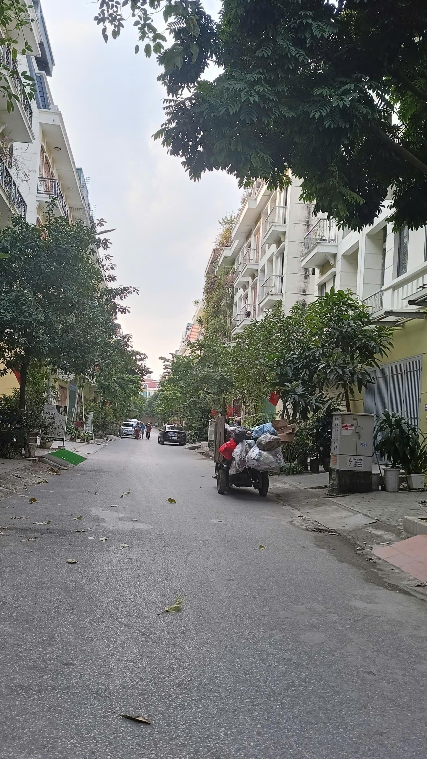 Hiếm- nhà liền kề Khu đô thị Văn Phú- 60m2 5 tầng mt5m chỉ 15 tỷ Hiếm- nhà liền kề Khu đô thị Văn Phú- 60m2 5 tầng mt5m chỉ 15 tỷ