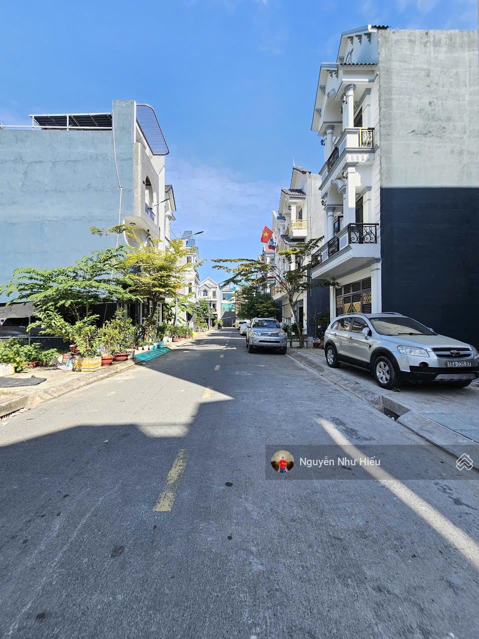 Bán nhà 1 trệt 2 lầu full nội thất KDC The Suncity p.An Phú Tp.Thuận An