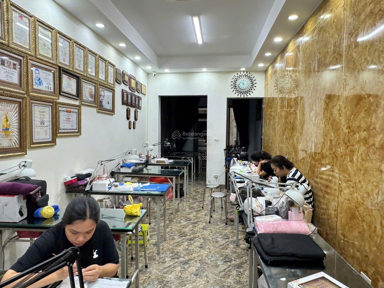 Tòa nhà phố Trường Chinh, Đống Đa. DT 80m2, 7 tầng, thang máy, oto ngõ thông kinh doanh, 10m ra phố Tòa nhà phố Trường Chinh, Đống Đa. DT 80m2, 7 tầng, thang máy, oto ngõ thông kinh doanh, 10m ra phố