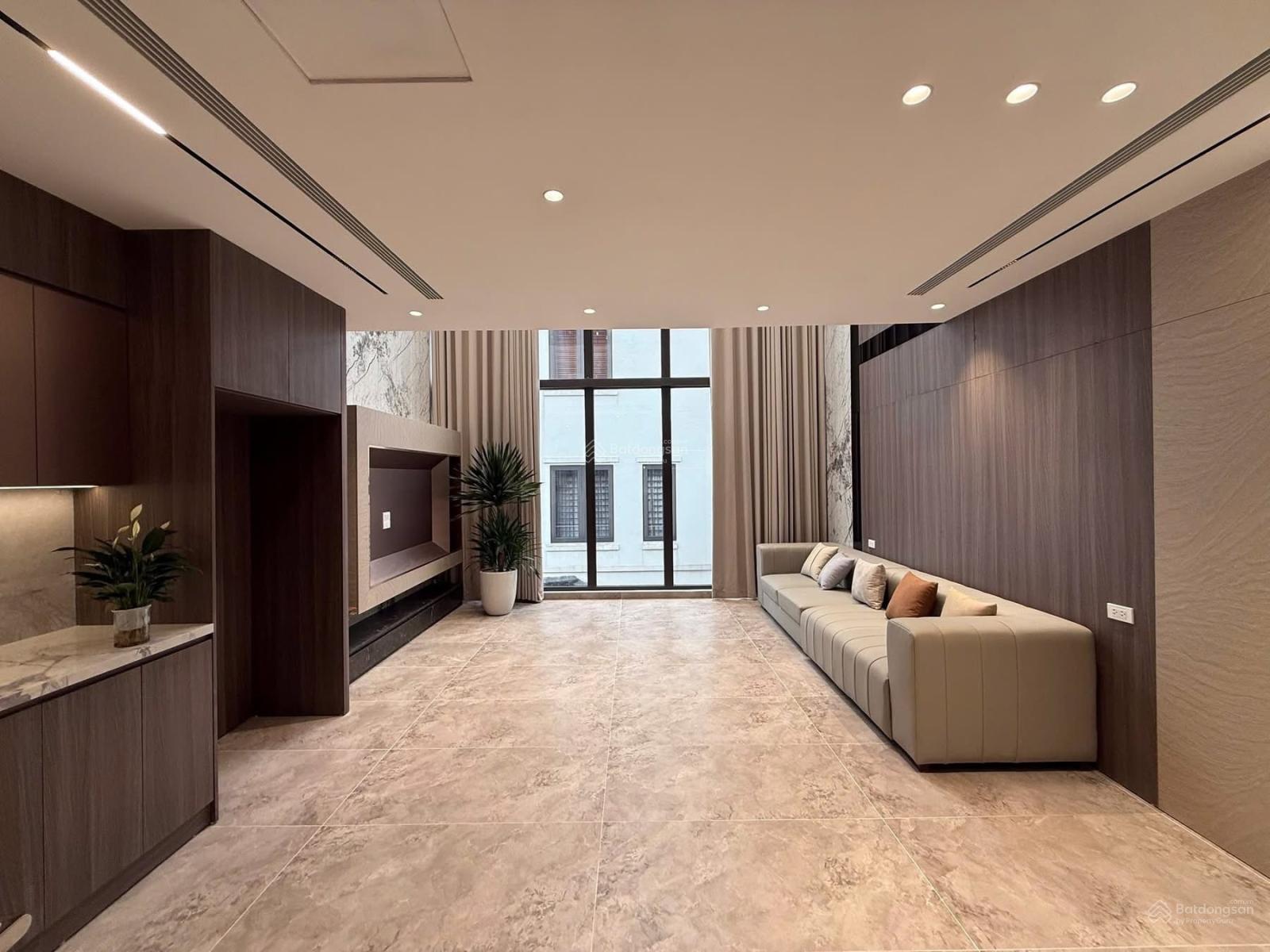 BÁN NHÀ ĐỘI CẤN, 7 TẦNG THÁNG MÁY, Ô TÔ VÀO NHÀ, NHÀ MỚI, FULL NỘI THẤT, VỀ Ở LUÔN!