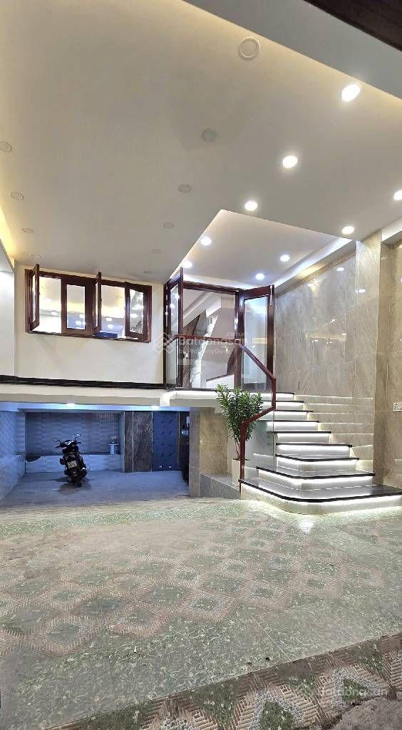 Nhà mặt tiền Trần Hữu Trang 5 tầng có gara riêng biệt , hồ bơi , thang máy.. Ở hoặc kinh doanh