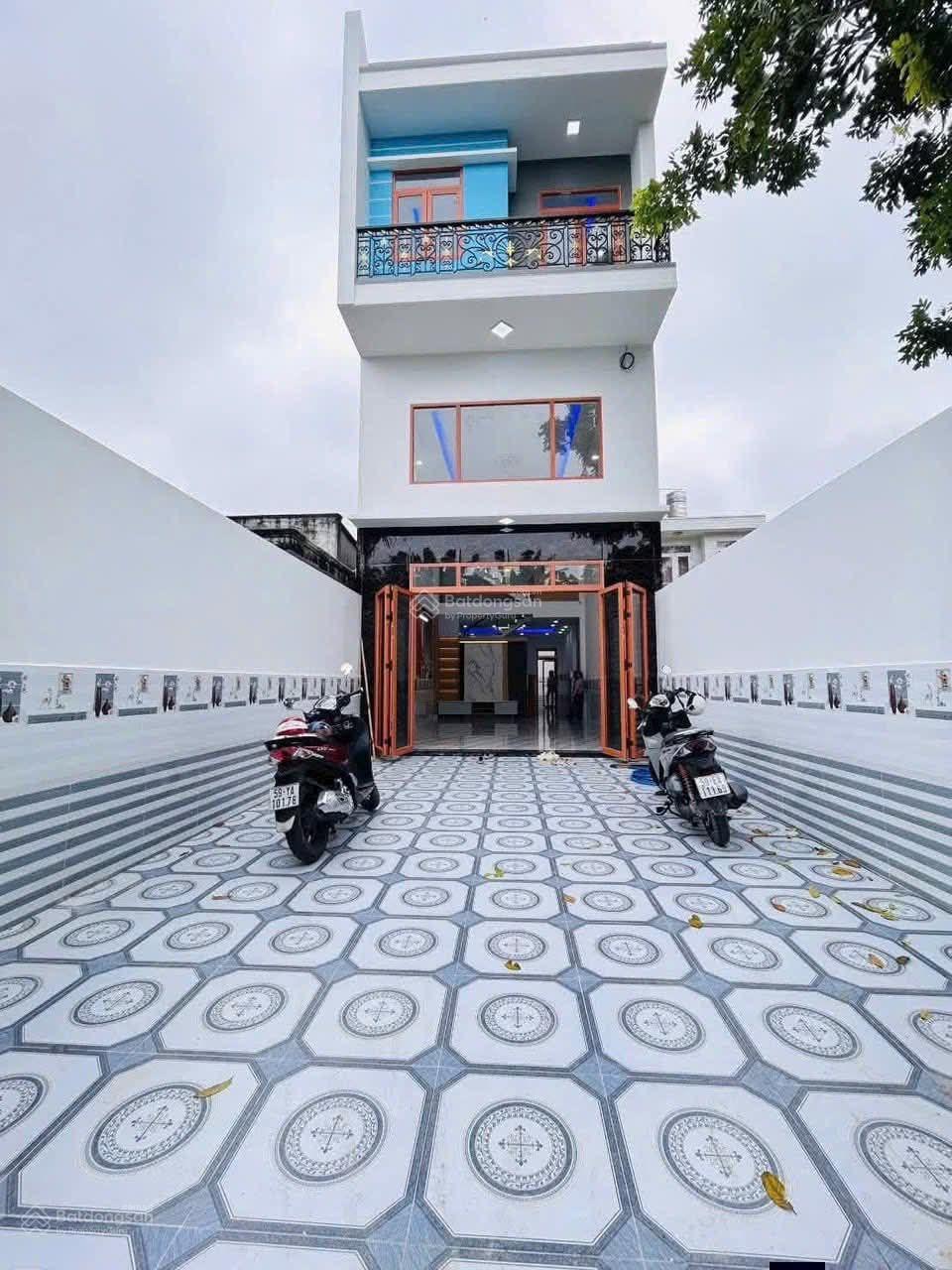 Nhà mặt tiền đường hẻm thông 1/ thới tam thôn 9