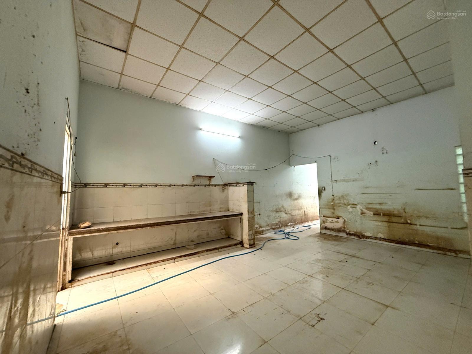 Chỉ 10 triệu, Cho thuê nhà/KHO Đ.Cao Lỗ BHBC. (5X20) Ở, Cơ Sở gia công, 25m đến MT