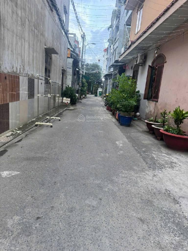 NHỈNH 3 TỶ  NHÀ 2 TẦNG  NGAY CHỢ LÊ VĂN QUỚI