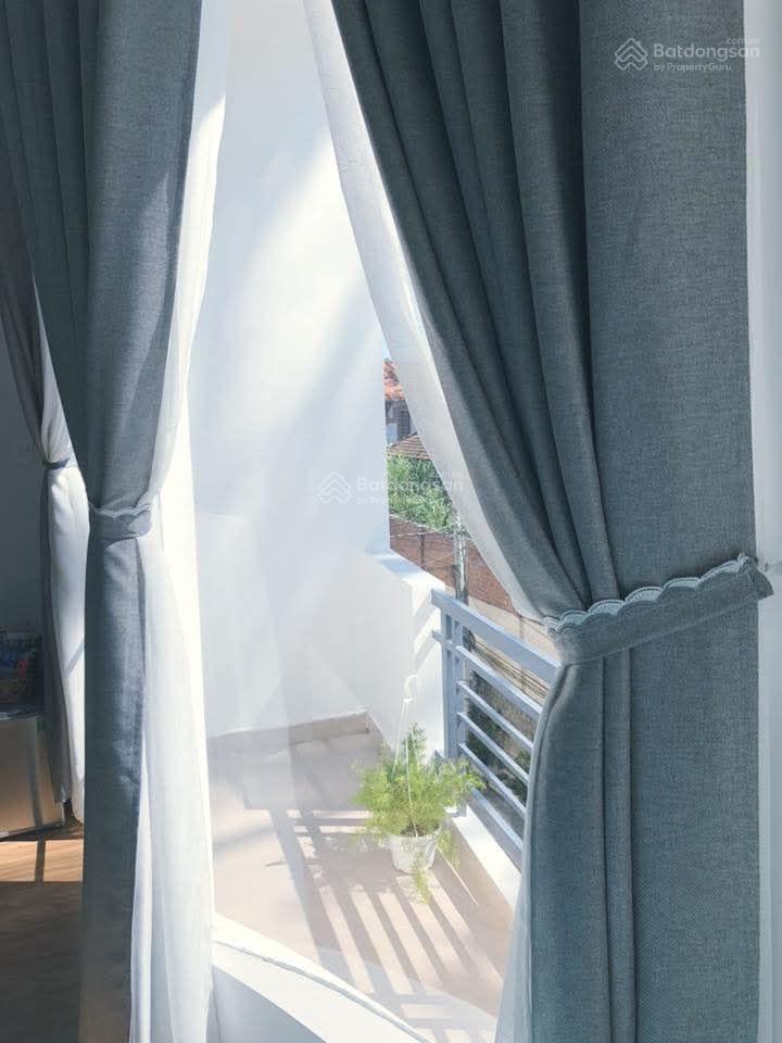 Bán nhà phường 4 đà lạt thích hợp để kinh doanh khách sạn . Homestay và ở đường xe hơi đậu trước nh