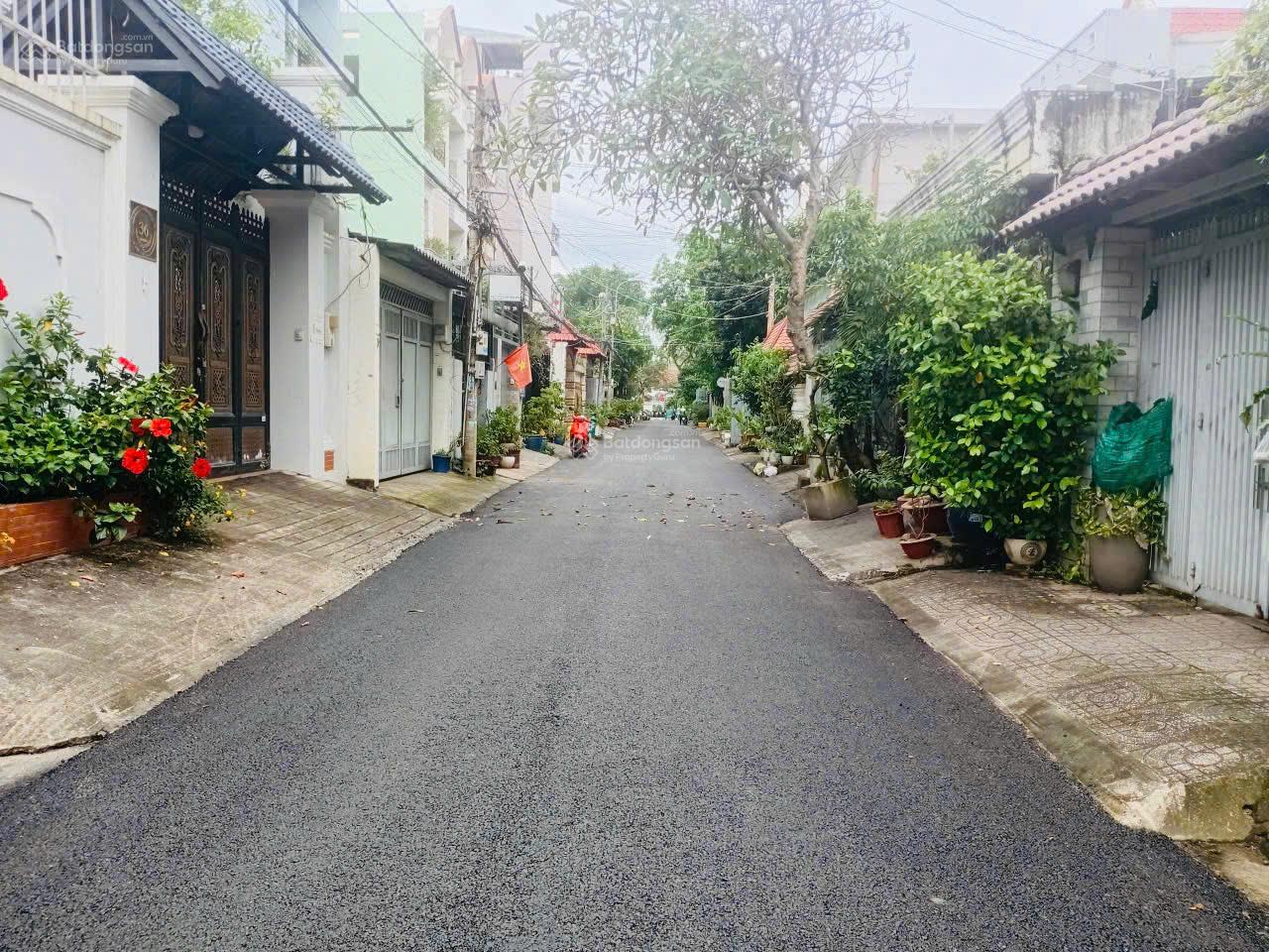 Cực rẻ bán nhà HXH Tây Hòa. 7.3x30m. Gần ga Metro. Giá chỉ 50tr/m2