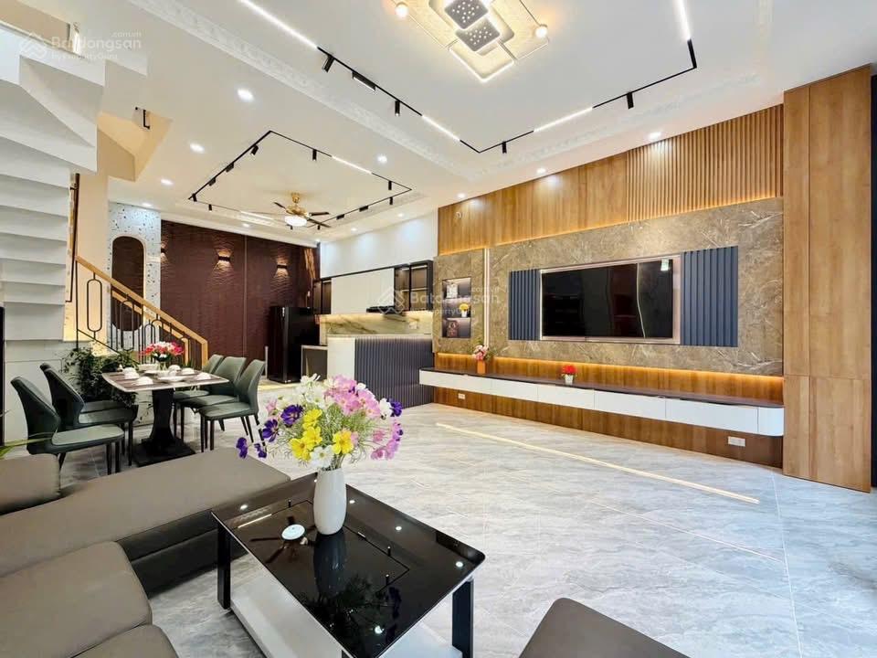 //Bùi Quang Là p12GV sát emart2 gần chợ 5,5x11 2L PT Sân phơi 3pn 4vs LH 0786 555 *** Hiệp land