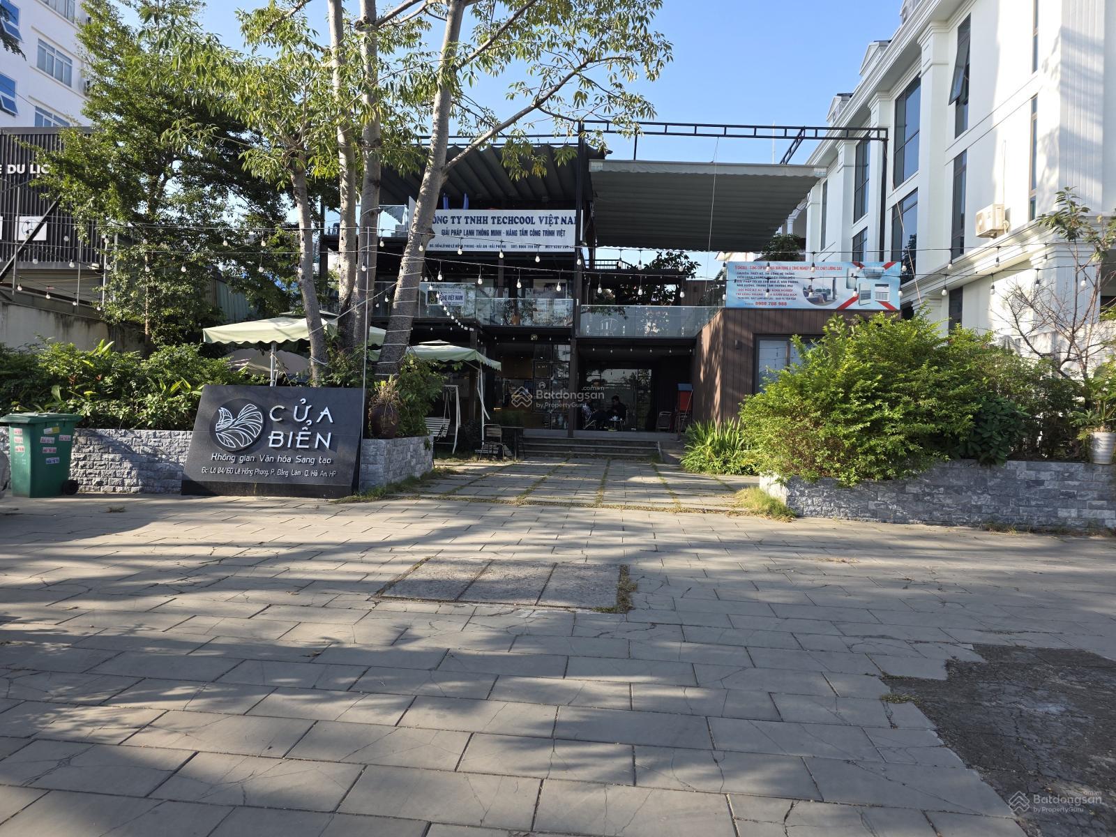 Cho thuê mặt bằng trung tâm phường Lê Chân, dt hơn 1000m2, lô góc, có sẵn nhà 1 tầng và sân vườn