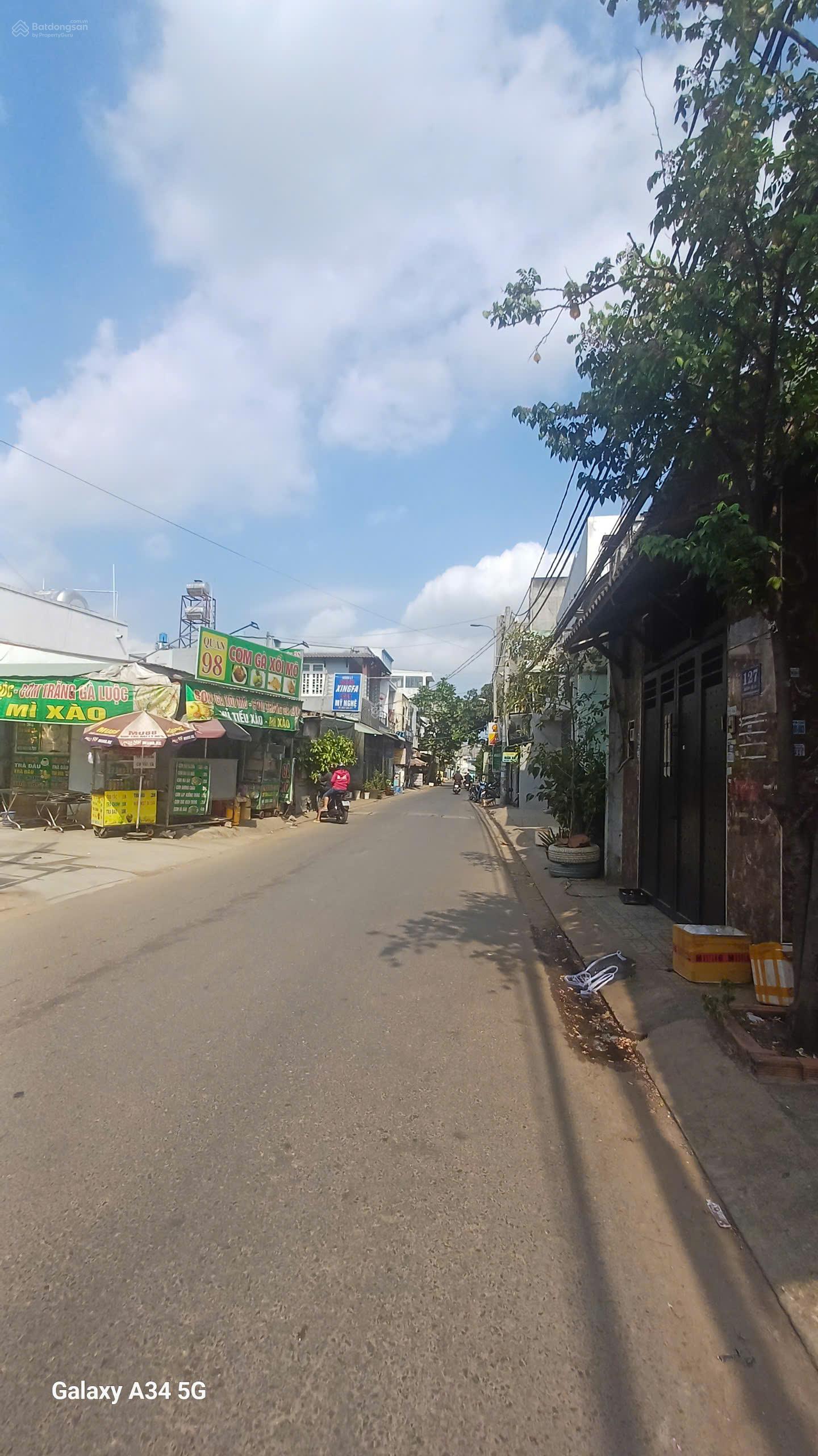 MTKD Đường số 12 P.BHH Q.Bình Tân.DT:4x14m , trệt + lầu.Đường nhựa 10m