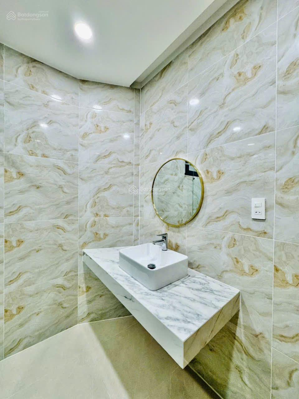 Xe hơi ngủ nhà - xe hơi đỗ trước nhà! Bán căn Lê Quang Định (38m2) - 4 tầng. Khu an ninh, yên tĩnh