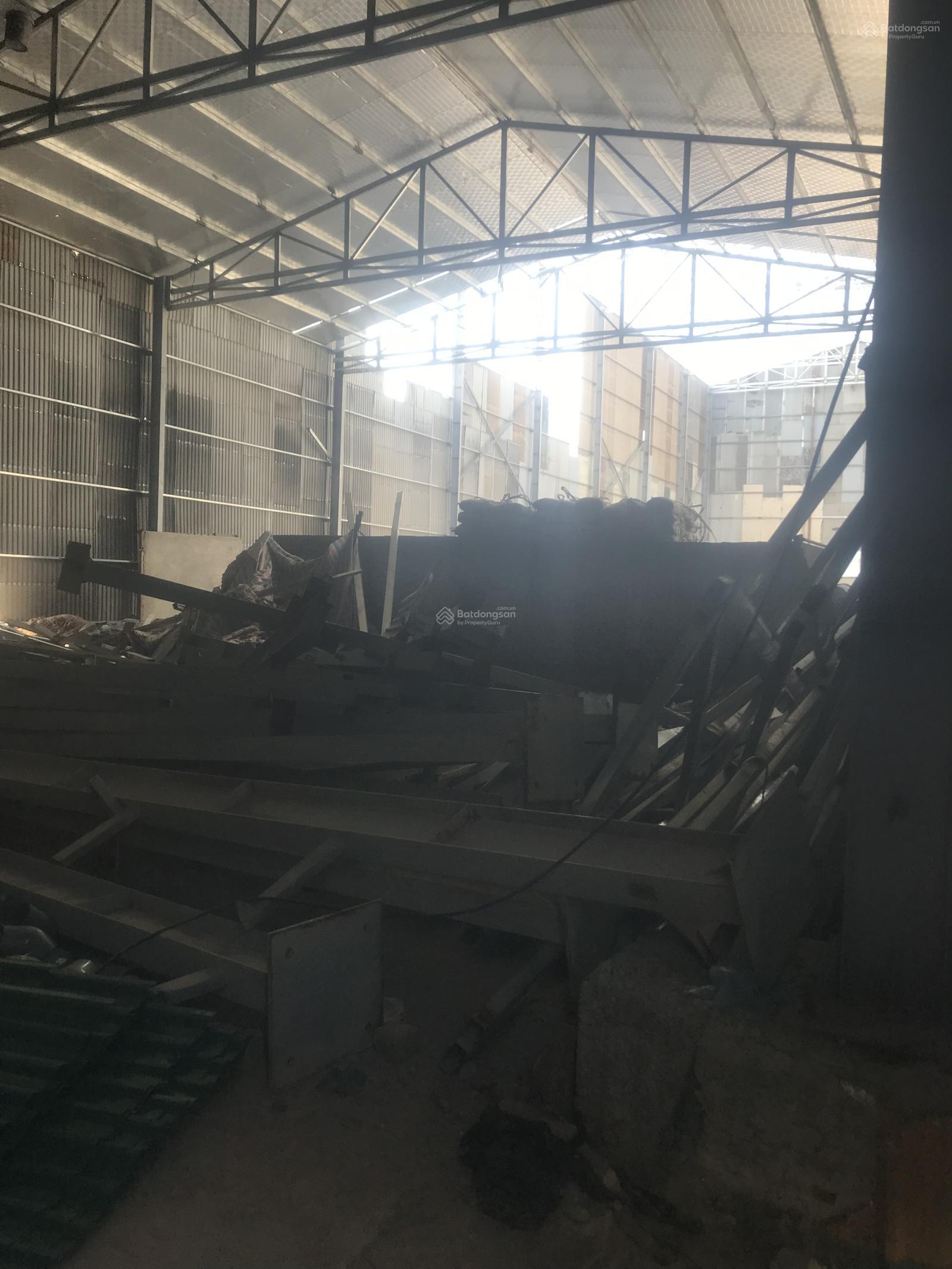 Cho thuê kho tại Phường Đức Giang Long Biên HN. 1000m2 giá 80/m2/Tháng. Kho cao 11m khung zamy