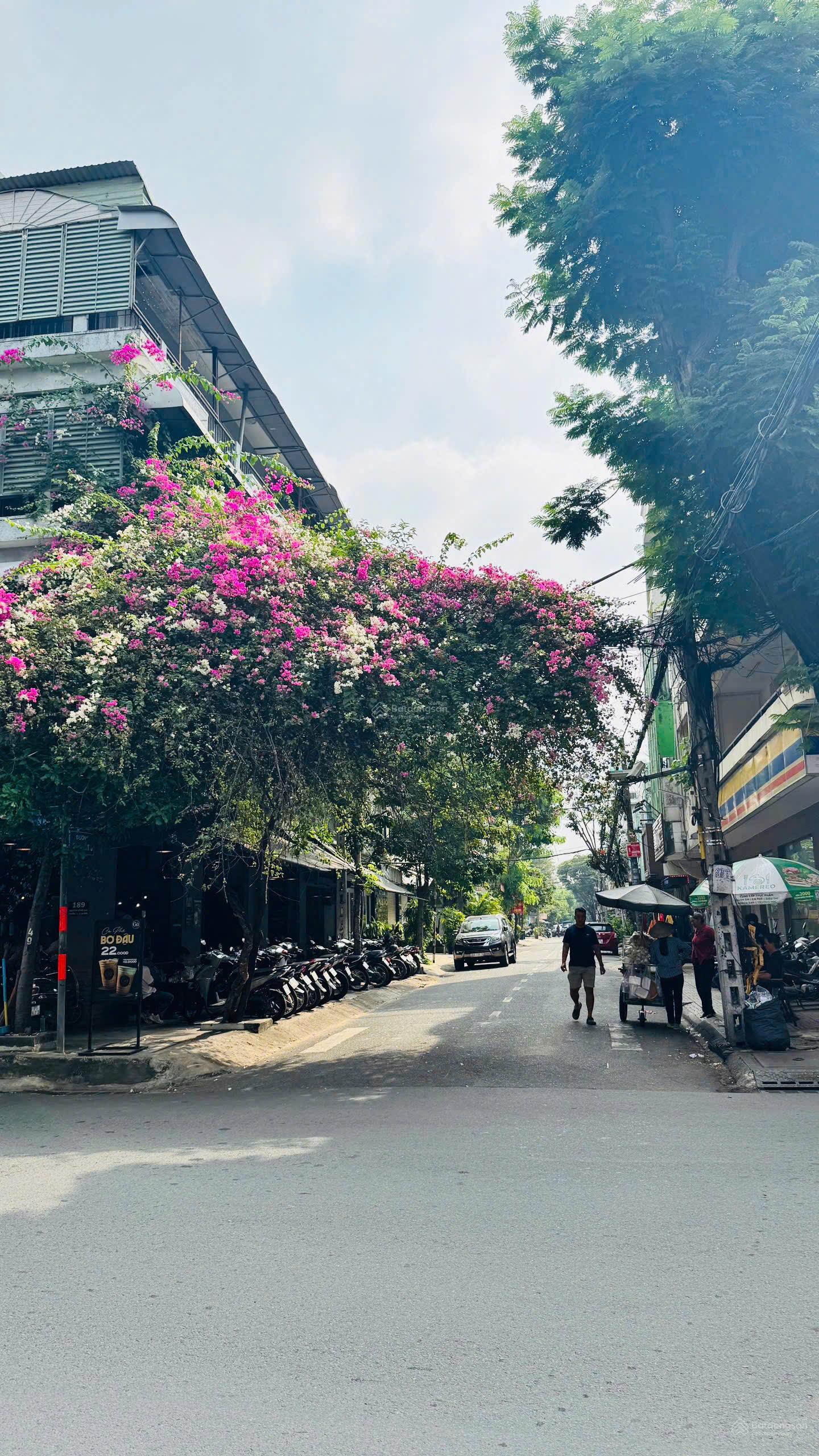 Bán nhà mặt tiền đường Bàu Cát 3 P14 - Vị trí KD cực kì sầm uất, 4x14m [CN: 56m2]. Giá 13 tỷ TL