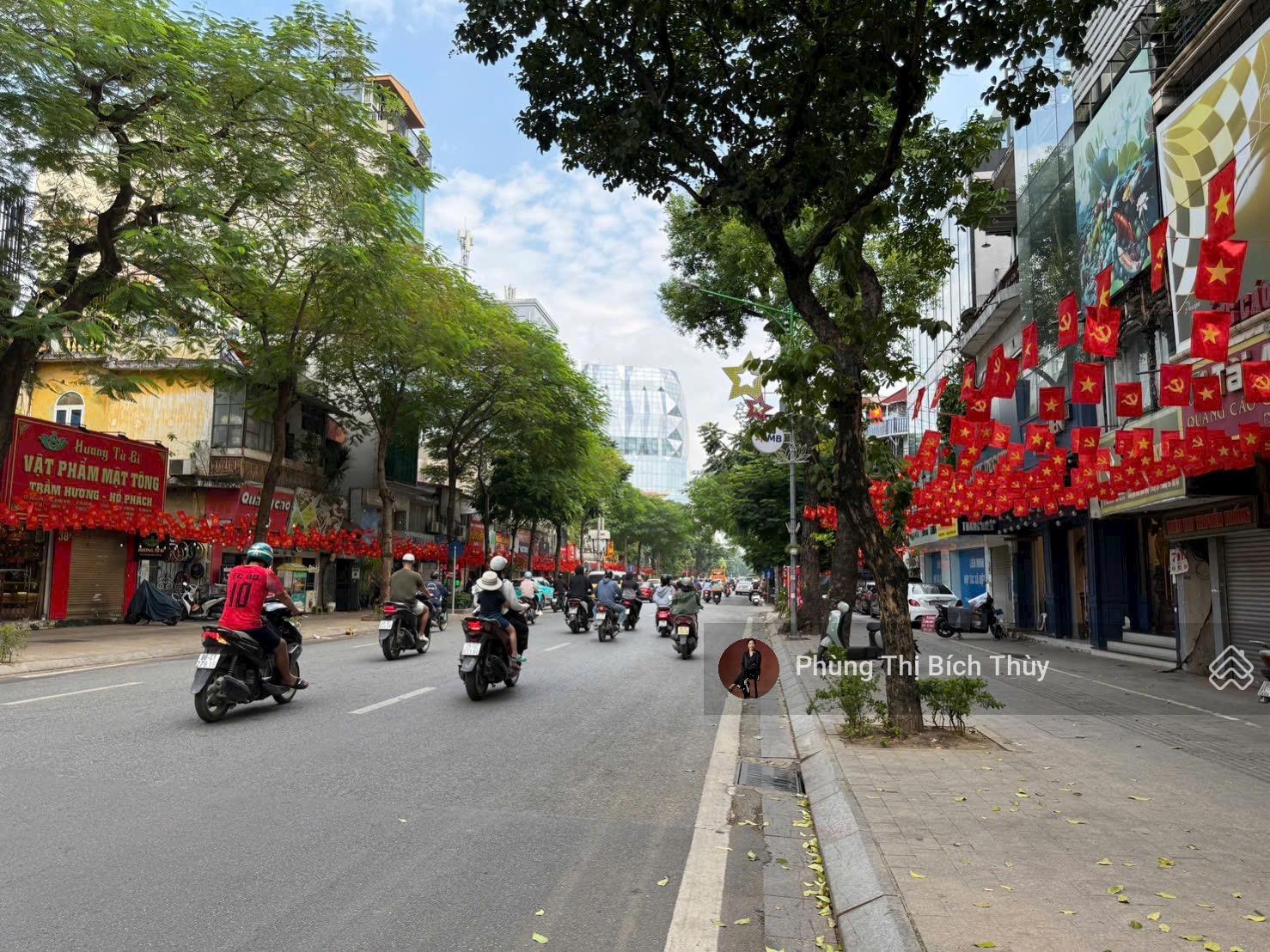 ( Chính chủ) cần bán nhà chia tài sản, mặt phố Nguyễn Khuyến - Nguyễn Thái Học - 52m2- 28,8 tỷ