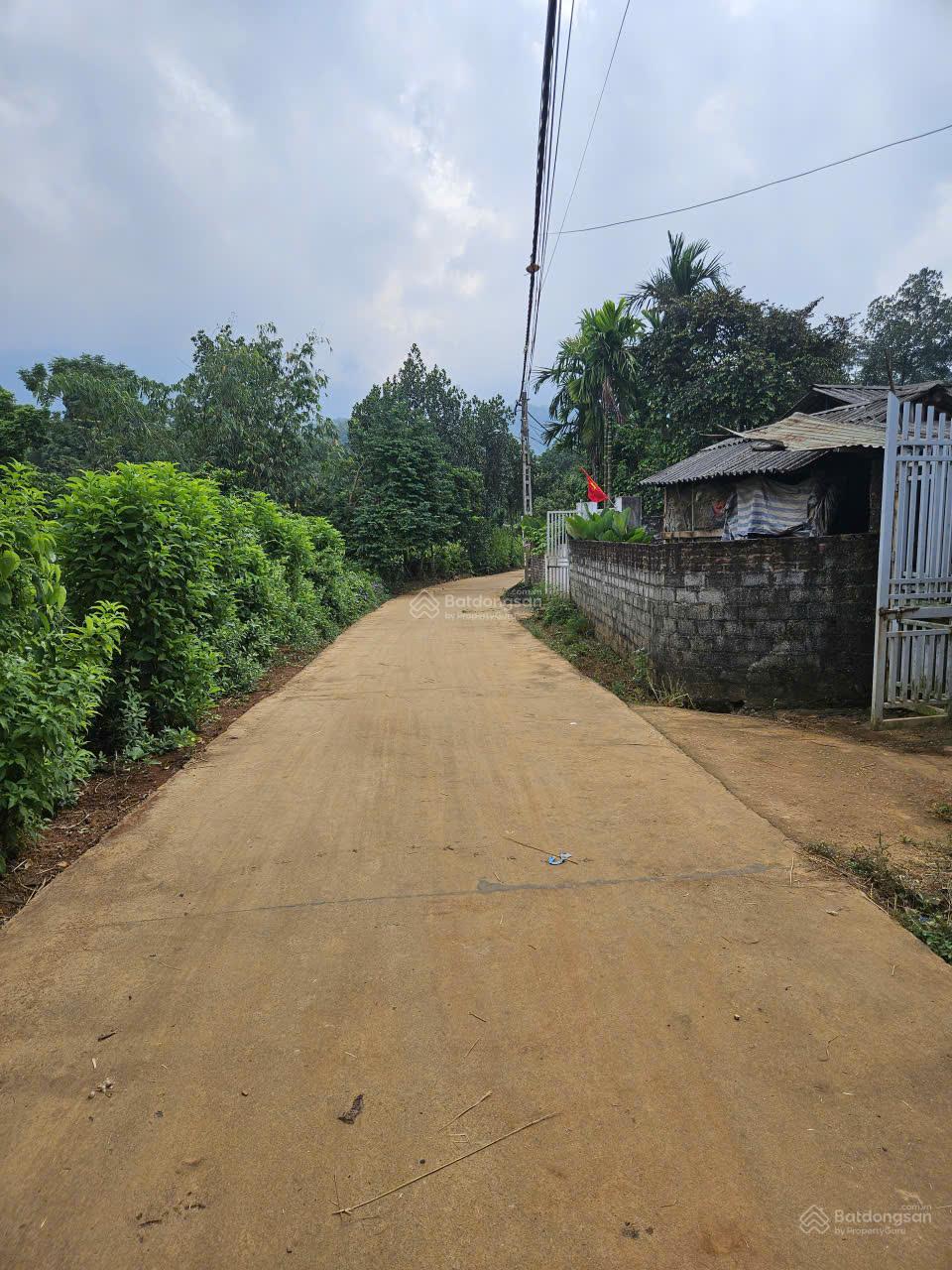 Mảnh đất lành thích hợp nghỉ dưỡng tại Minh Quang, đường thông tứ phía, cách chợ-trường-UB xã 250m