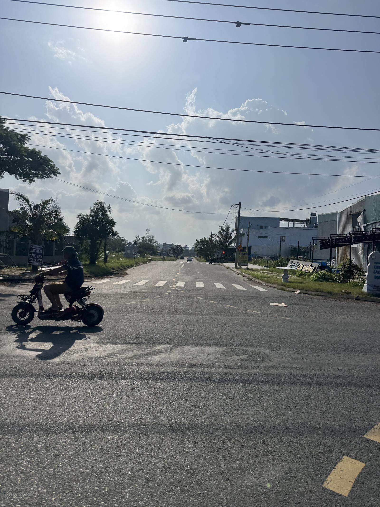 Bán lô đất góc 2 mặt tiền vị trí đẹp đường Nguyễn Thức Đường giao Nguyễn Duy Trinh