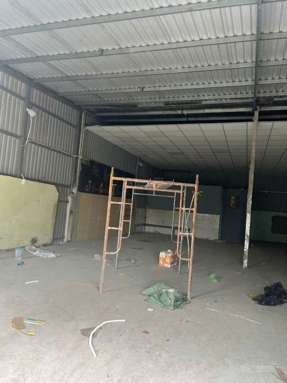 Chính Chủ Cho Thuê Nhà Xưởng Thạnh Lộc 19 Q12. Dt: 200m Giá: 10tr Chính Chủ Cho Thuê Nhà Xưởng Thạnh Lộc 19 Q12. Dt: 200m Giá: 10tr