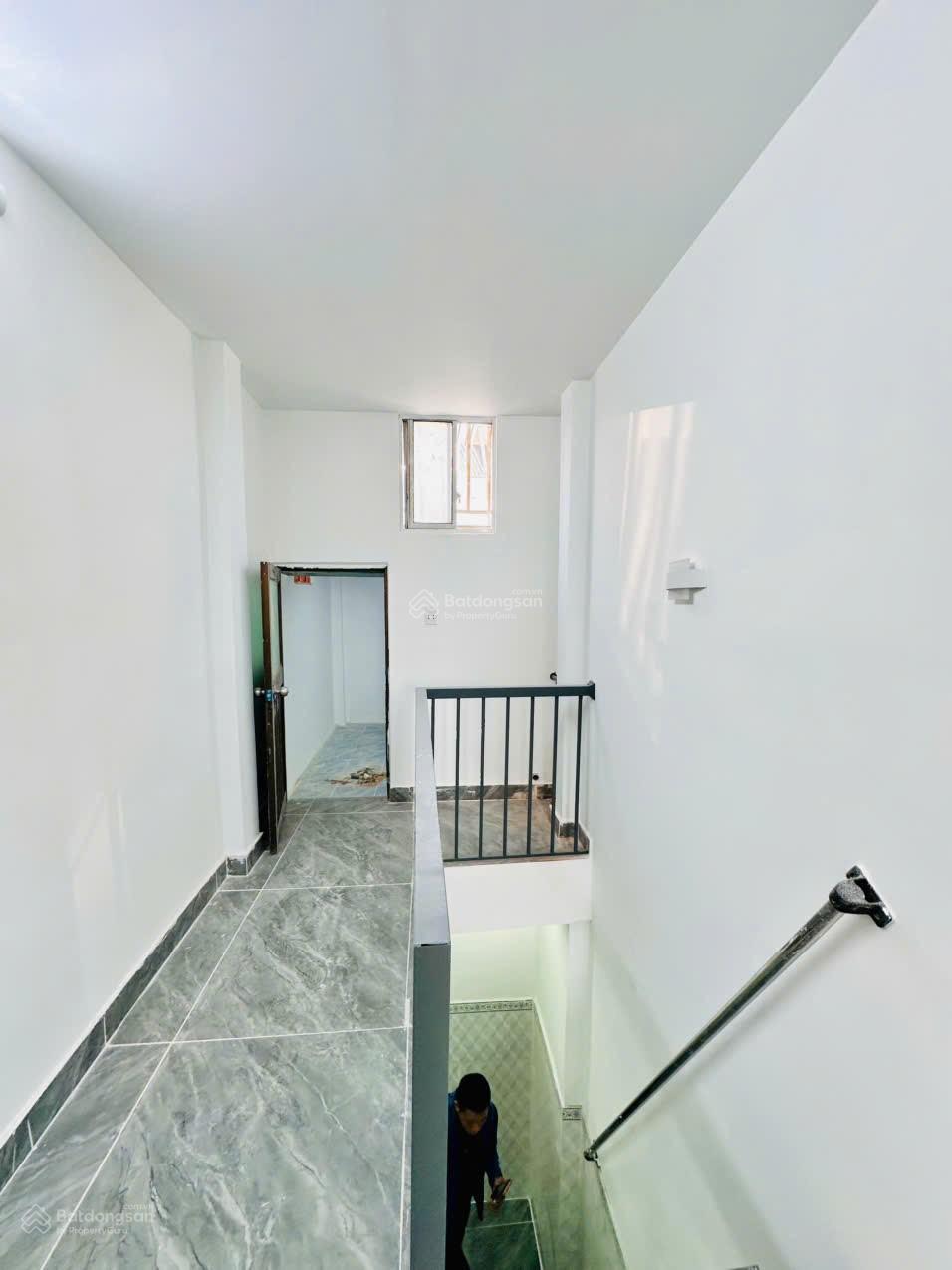 Bán nhà riêng tại Thạnh Lộc 8, 3,19 tỷ, 67m2, giá tốt, bán gấp