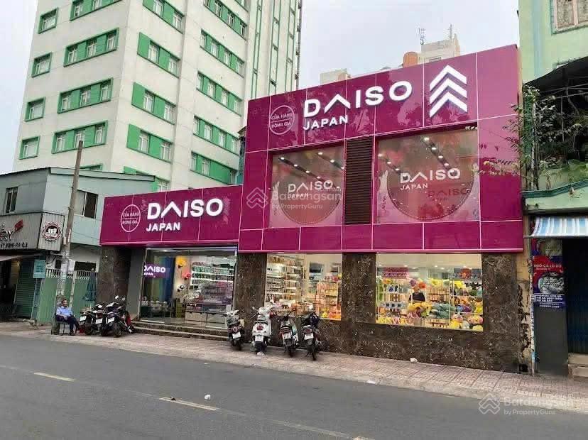 Nhà MT 31 - 33 Kỳ Đồng Phường 9 Quận 3 DT: 16.5x15m 1 trệt 1 lầu trống suốt có bãi xe 24/24