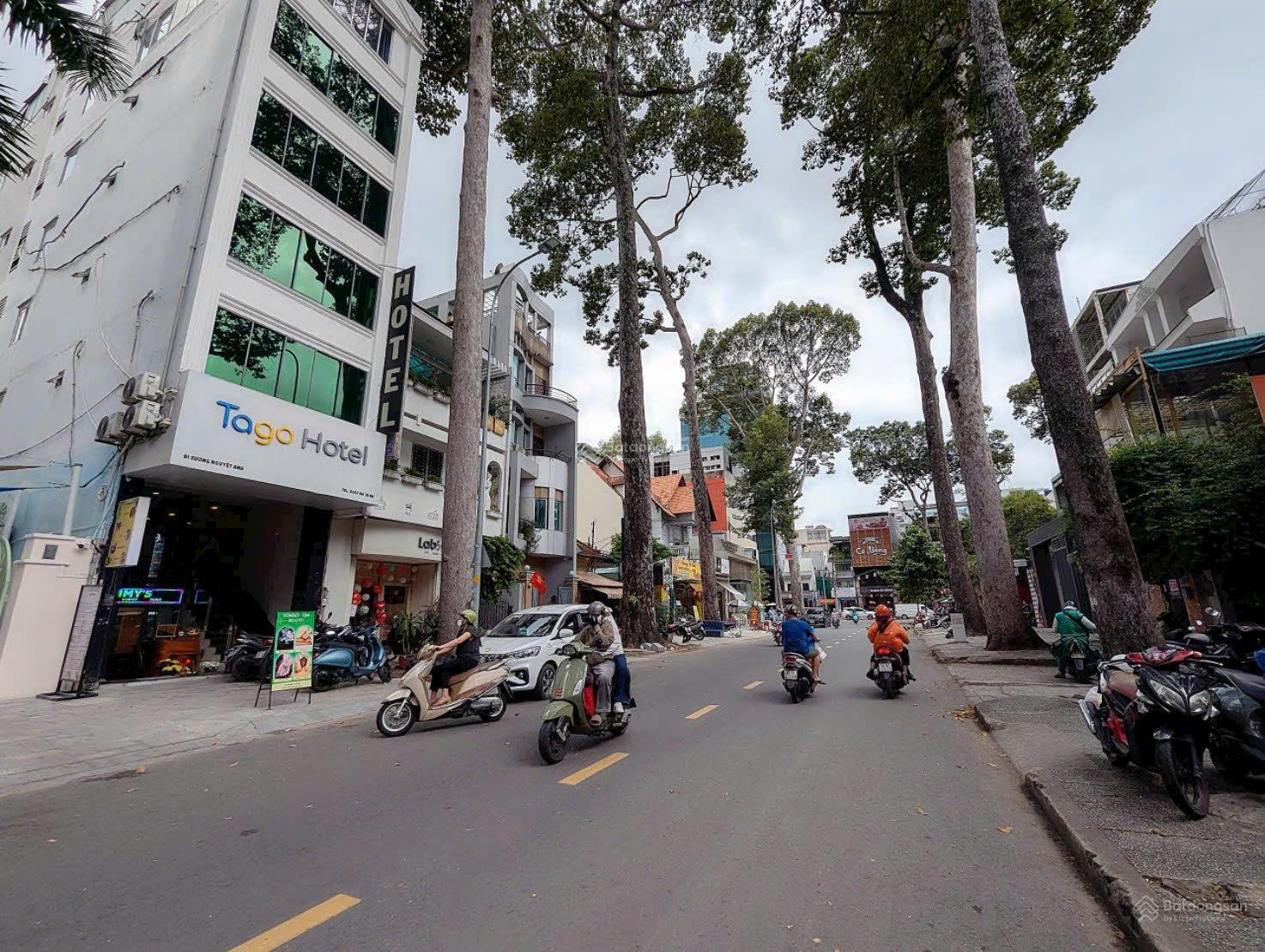 Bán gấp căn nhà mặt tiền đường Hoàng Quốc Việt, Quận 7 (6x30m) 3 tầng, HĐT 50 tr/t, Giá chỉ 19 tỷ Bán gấp căn nhà mặt tiền đường Hoàng Quốc Việt, Quận 7 (6x30m) 3 tầng, HĐT 50 tr/t, Giá chỉ 19 tỷ