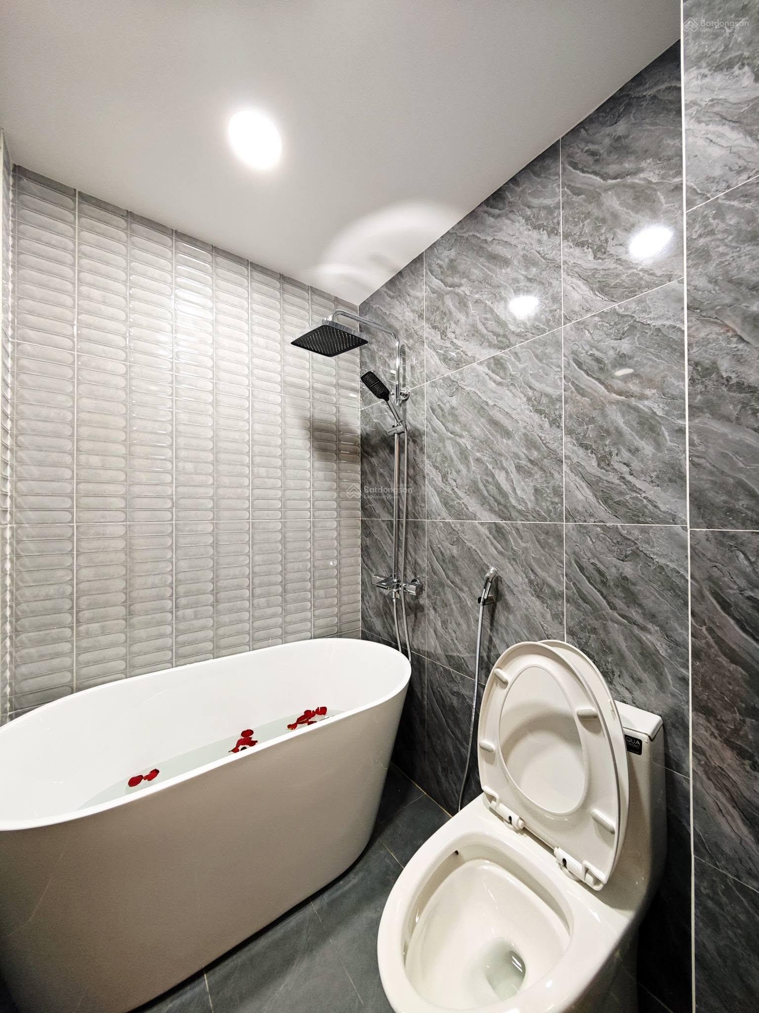 CHỈ CÒN 1 CĂN ! Nhà HXH Phan Văn Trị - Nguyễn Văn Cừ | Dt: 4X12m - Cấp 4 | CHỈ CÒN 1 CĂN ! Nhà HXH Phan Văn Trị - Nguyễn Văn Cừ | Dt: 4X12m - Cấp 4 |