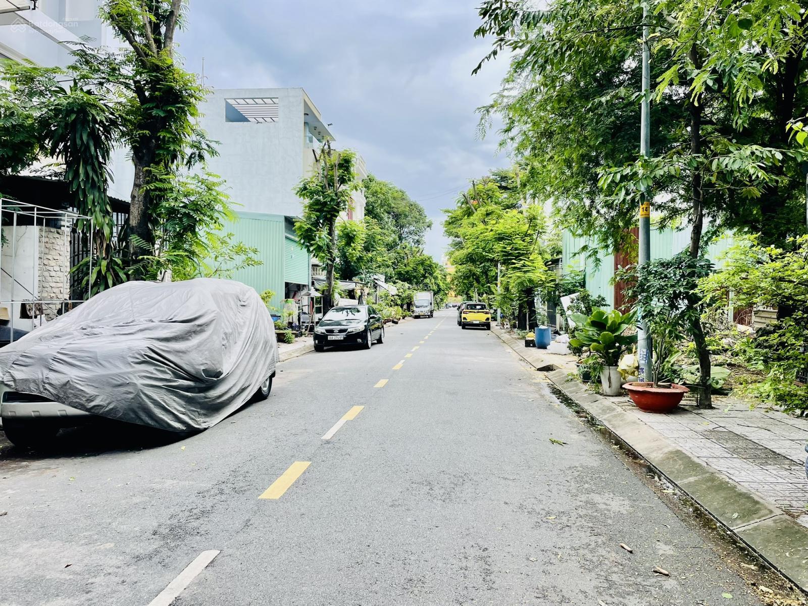 Bán lô Sổ Đỏ 100m2 mặt sau có công viên, Khu C5-09, DT 5x20m, Đường 12m, Đông Nam, Giá 74 Tr/m2