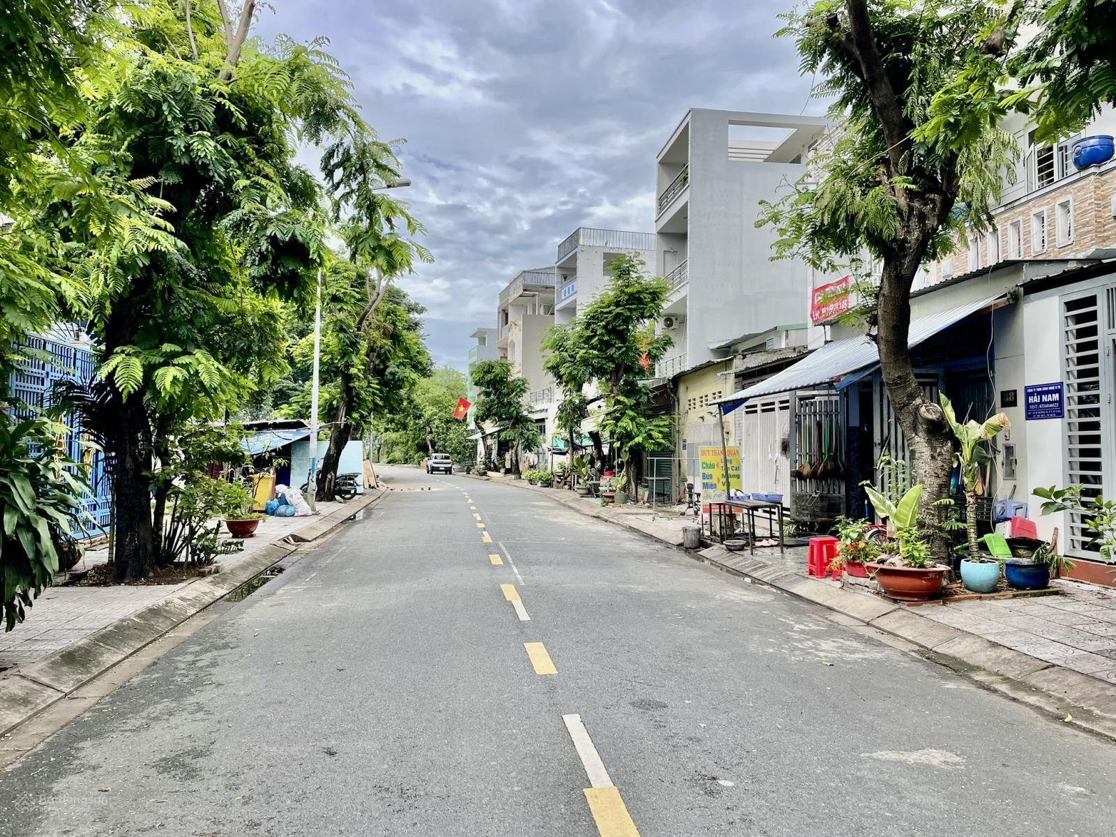 Bán lô Sổ Đỏ 100m2 mặt sau có công viên, Khu C5-09, DT 5x20m, Đường 12m, Đông Nam, Giá 74 Tr/m2