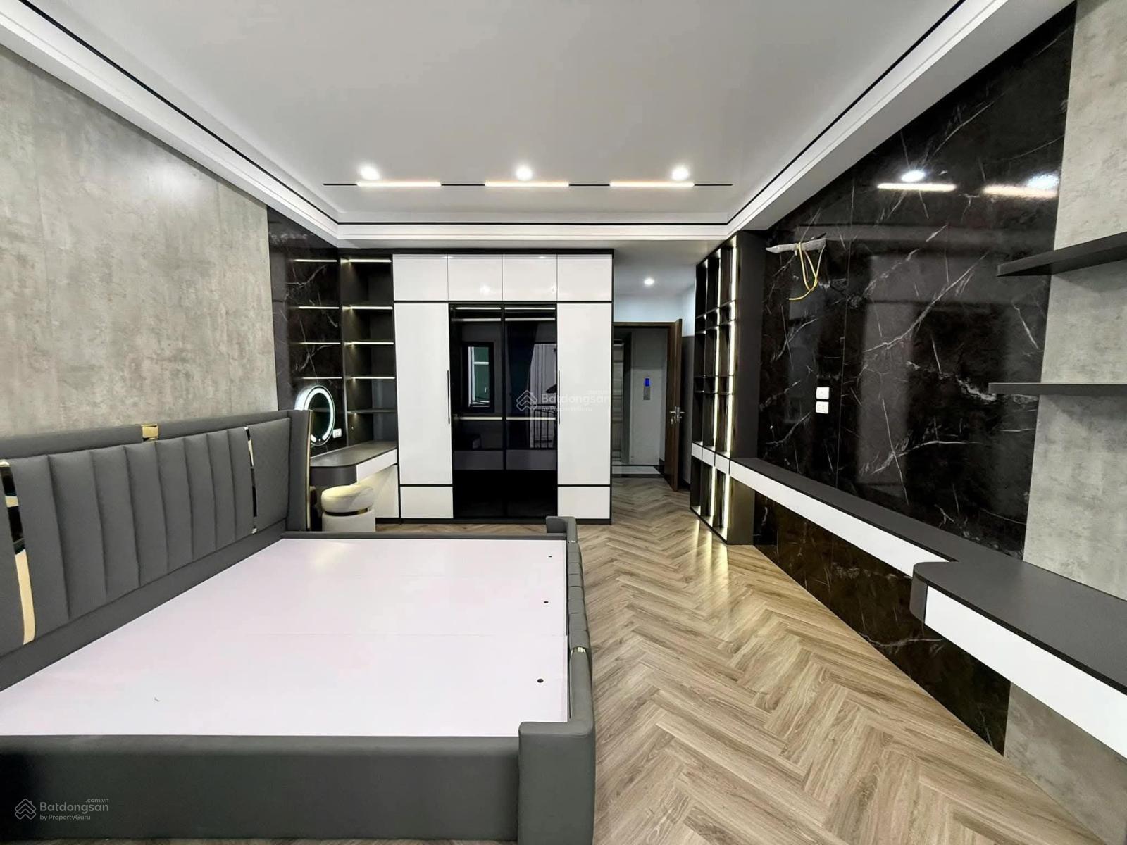 Bán nhà Bồ Đề Long Biên 54m2, xây mới 6 tầng, thang máy, 4 PN, ô tô vào nhà, về ở ngay, chỉ 16,8ty